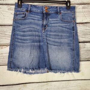 Maurices Blue Denim Jean Skirt Women’s Size 8 Frayed Hem Casual Cotton Blend